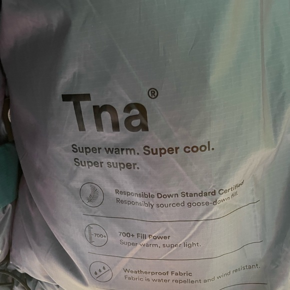 TNA Aritzia Super Puff Jacket Hi-Gloss Special Edition - Picture 5 of 5